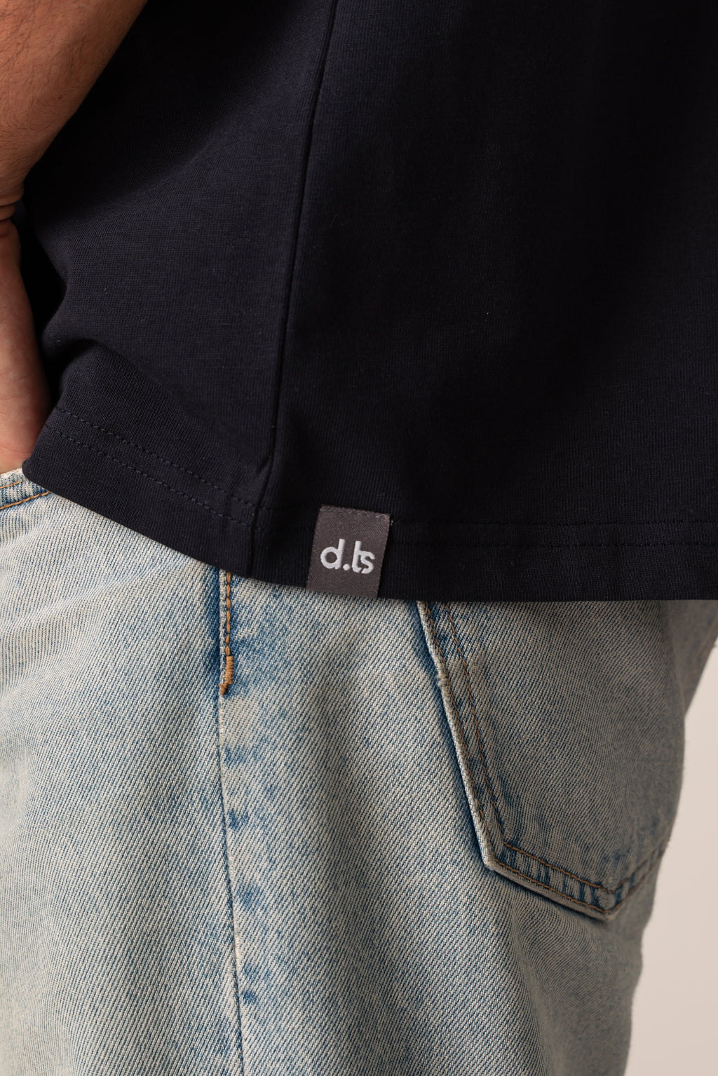 Black Base-Tee