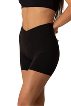 Vibe Shorts in Black