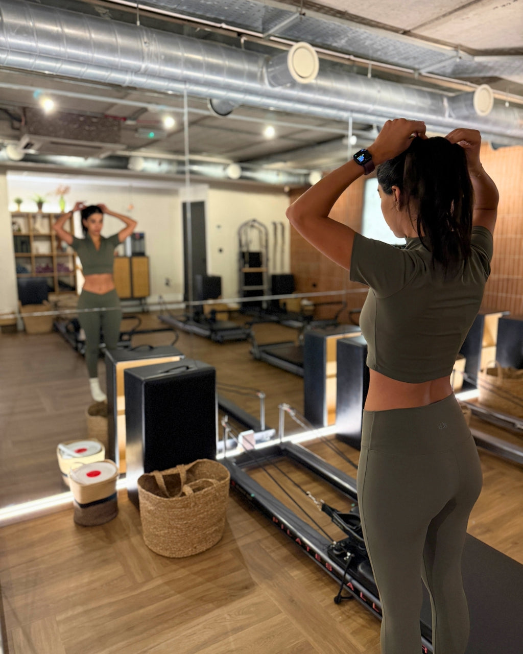 The Zip Vibe Leggings Bundle in Olive