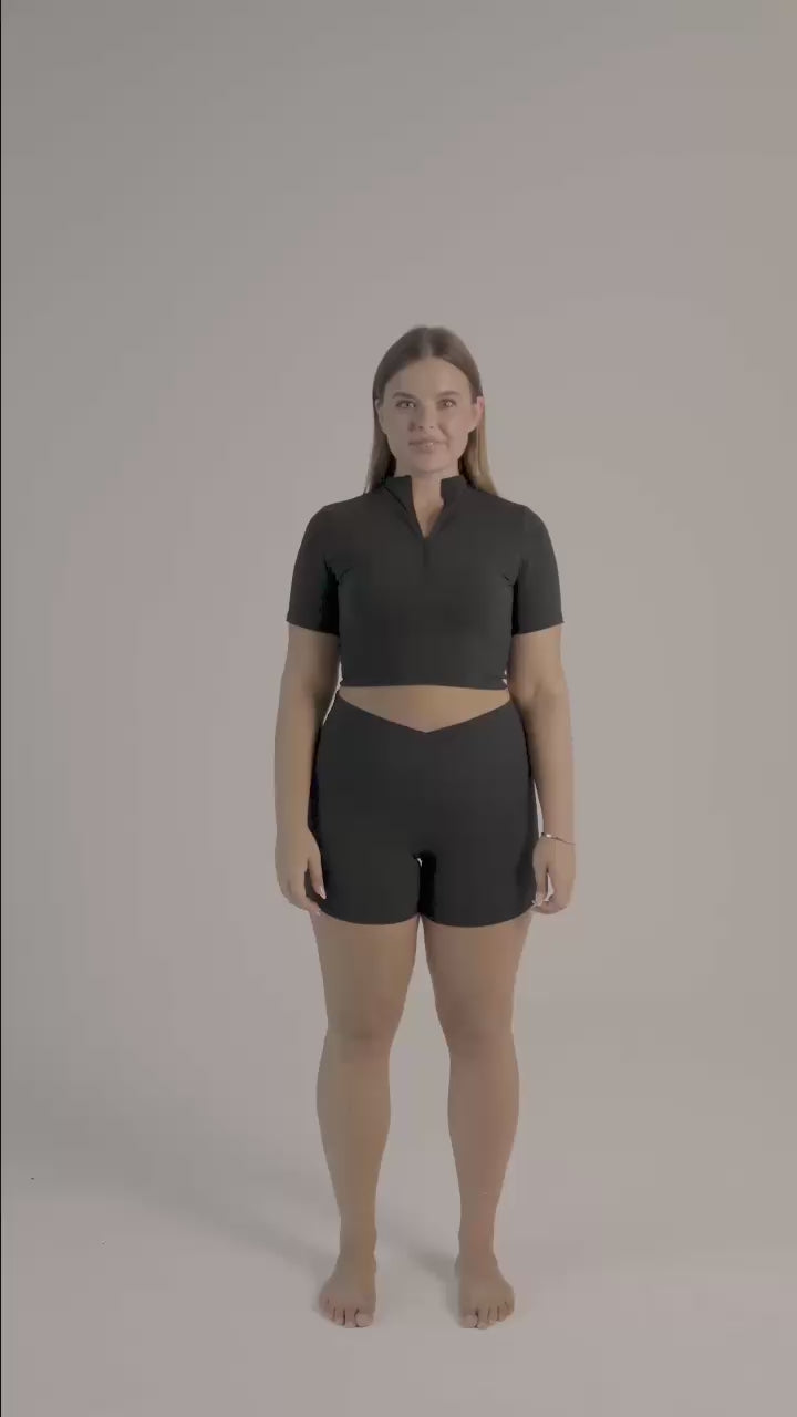 The Zip Vibe Shorts in Black